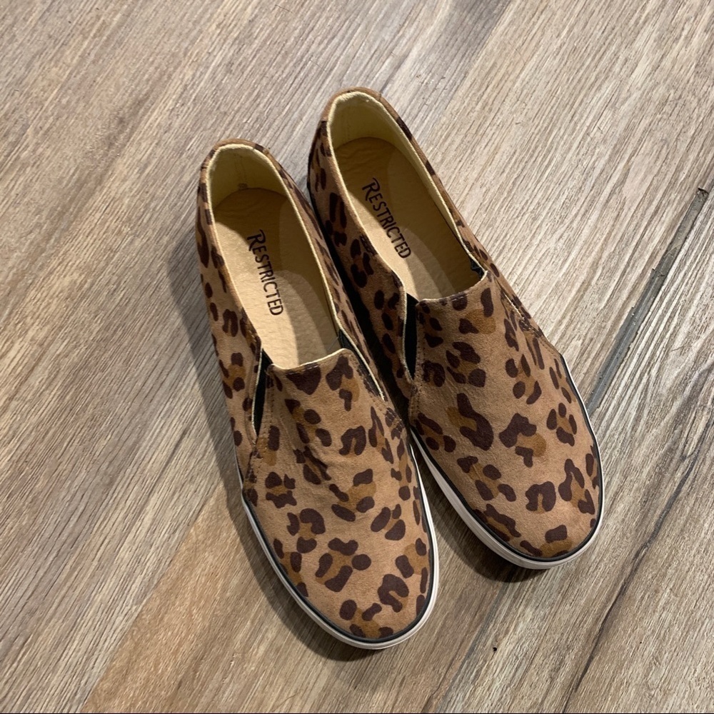 Francesca’s Cheetah Print Slip On Shoes - Picture 3 of 4